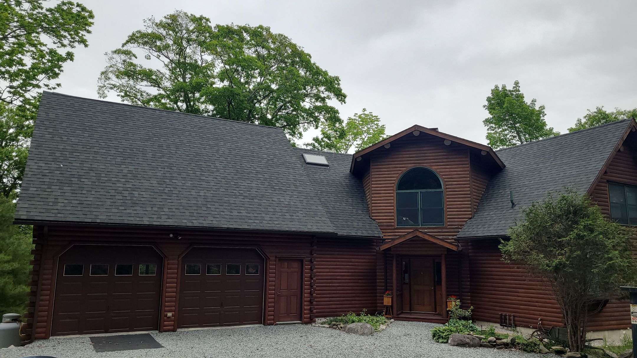 What factors affect how long a roof will last