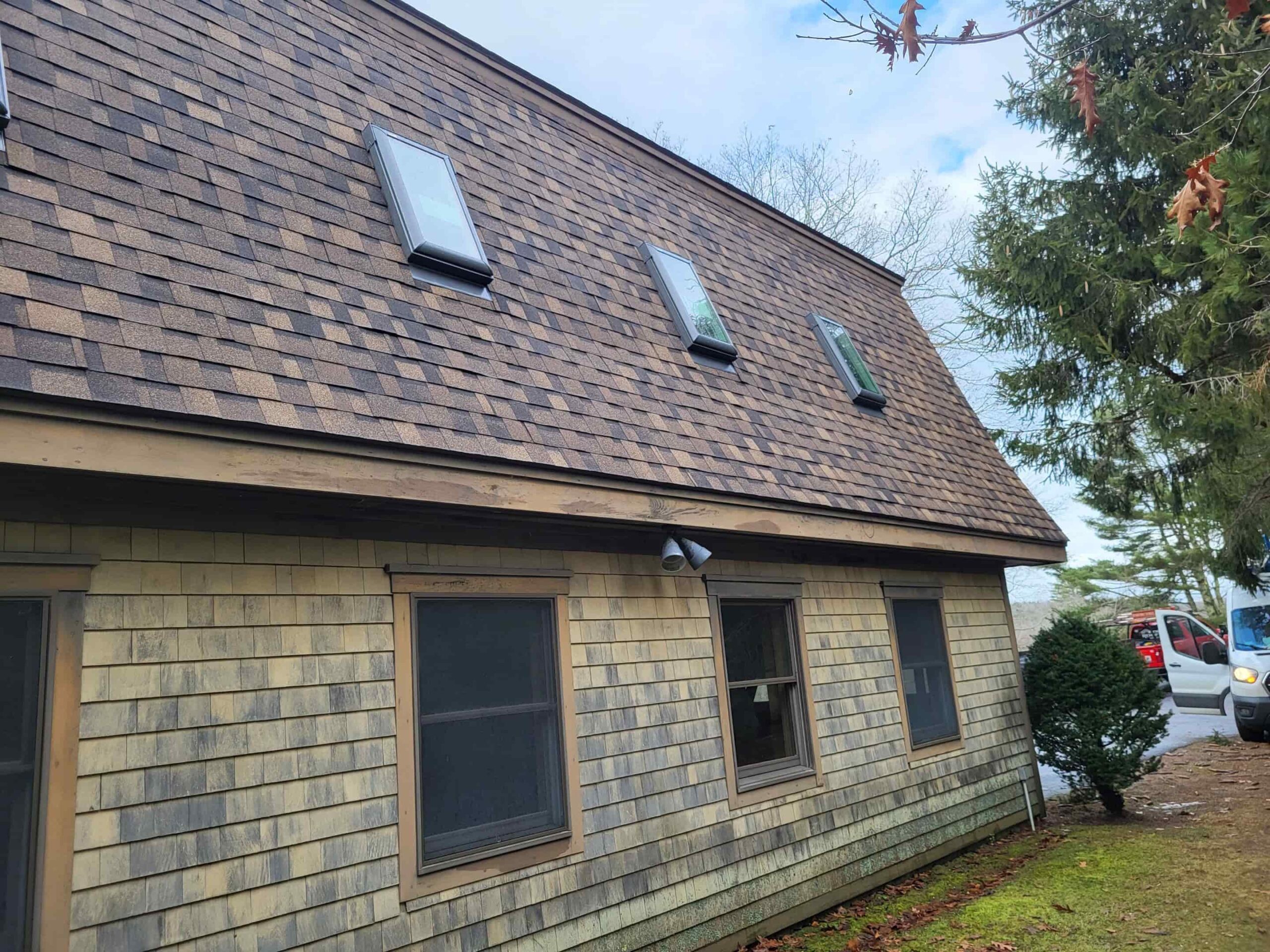 What is the better roofing choice for cold climate challenges